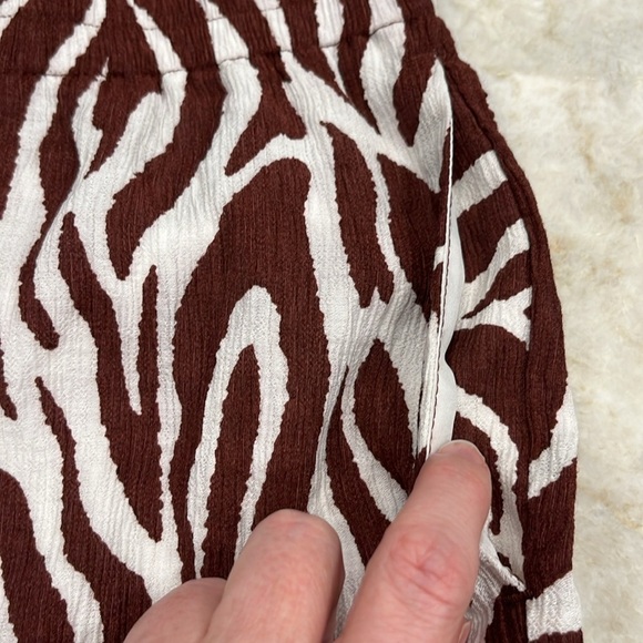 H&M Divided | Wide Leg Zebra Animal Print Pants | Brown &‎ White | Size Small - Picture 6 of 11
